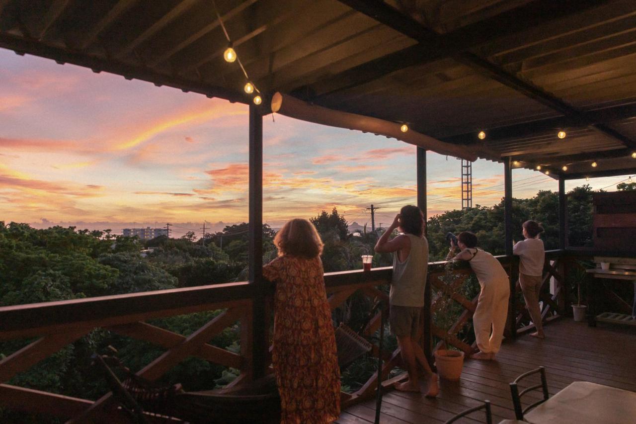 Mambo Hostel Okinawa Motobu Exteriör bild