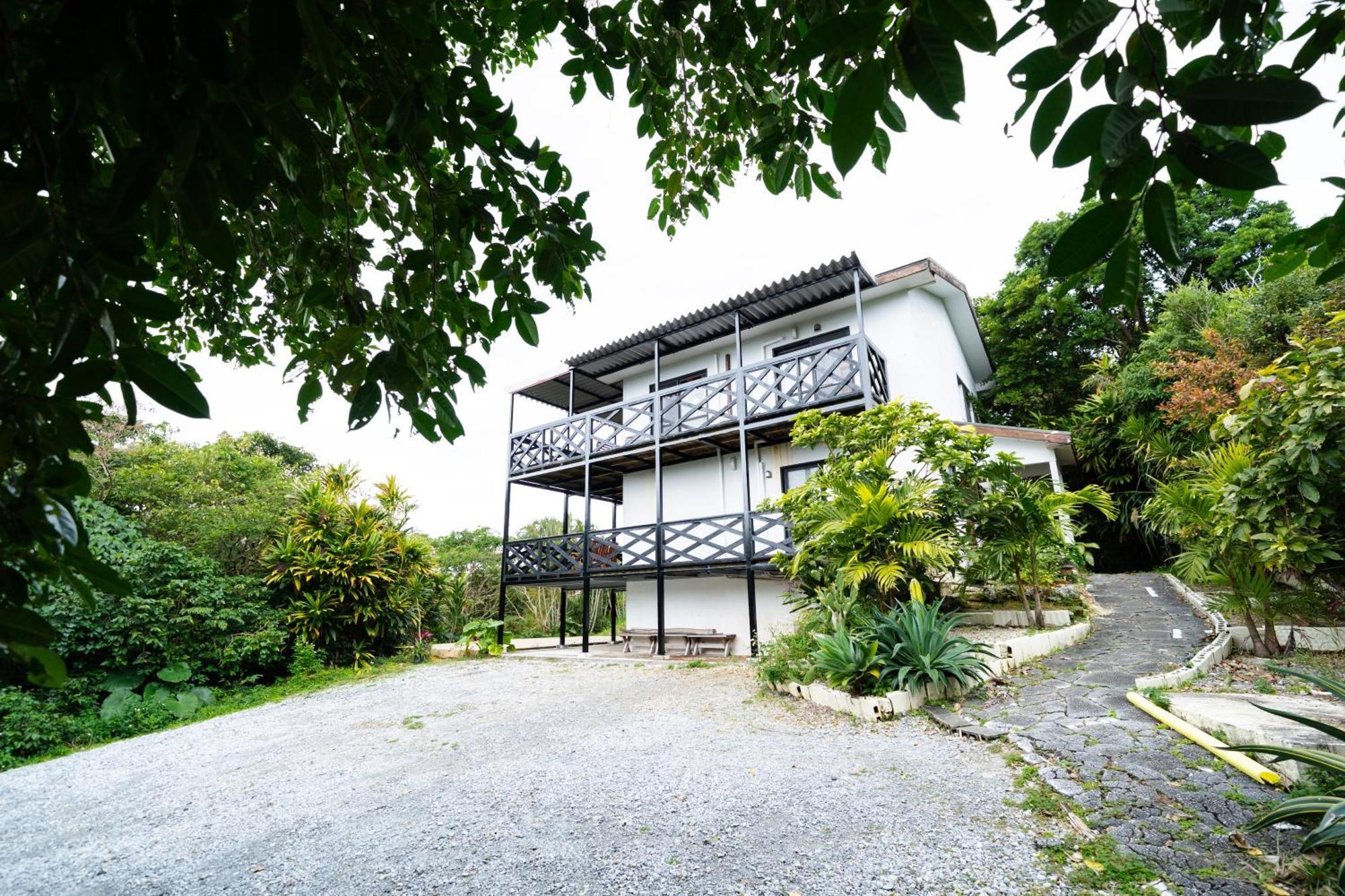 Mambo Hostel Okinawa Motobu Exteriör bild