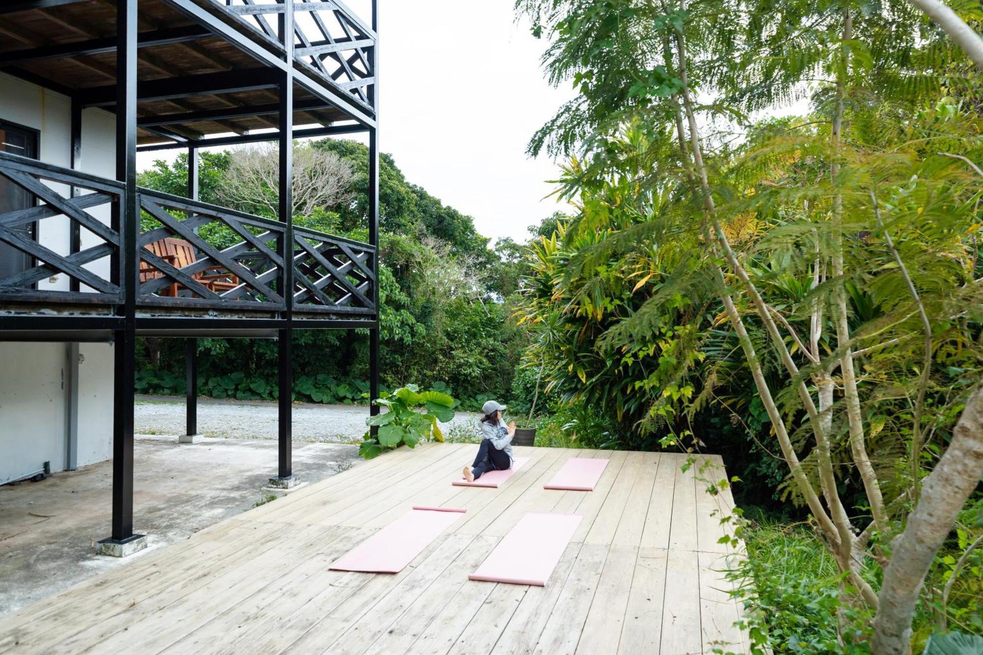 Mambo Hostel Okinawa Motobu Exteriör bild