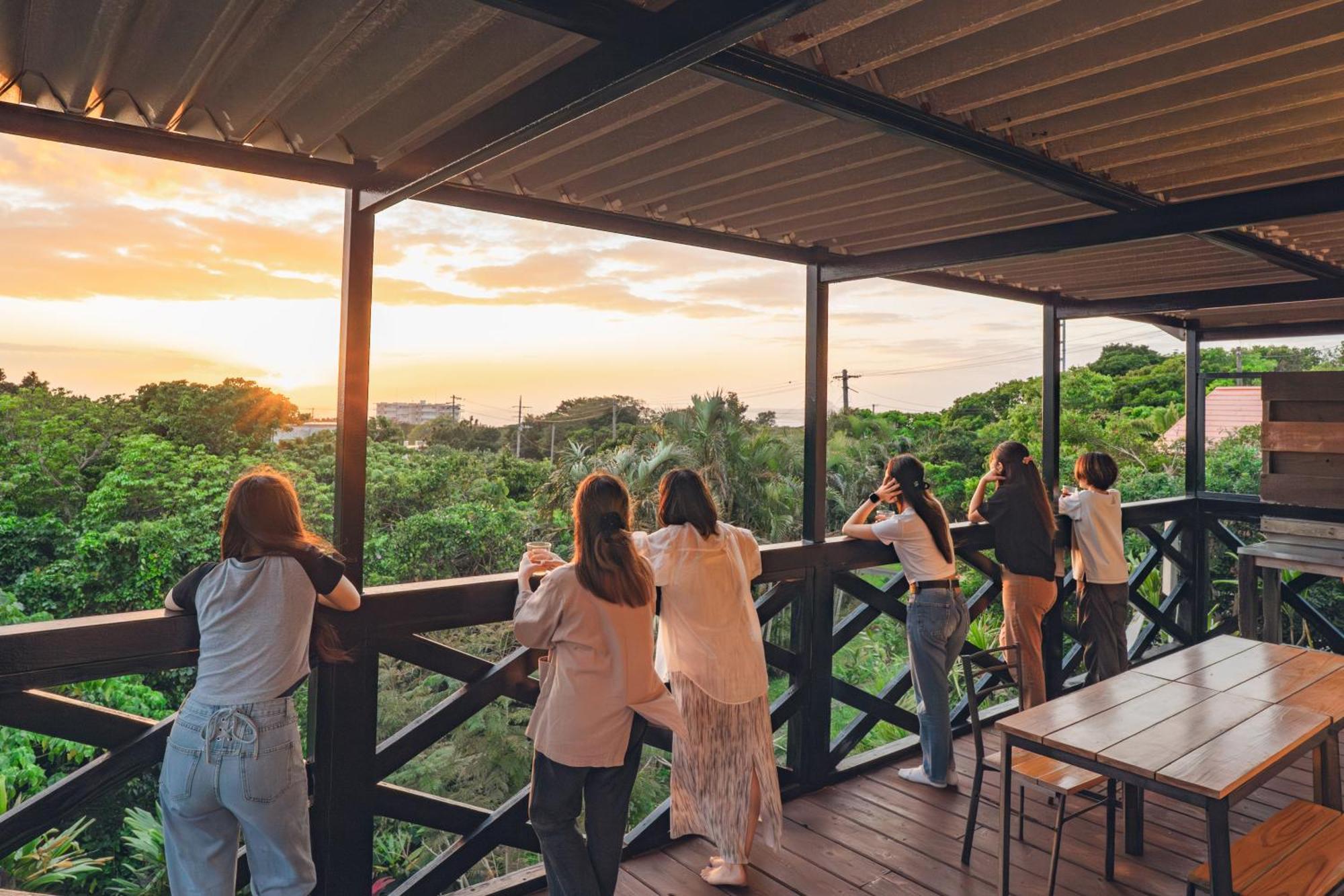 Mambo Hostel Okinawa Motobu Exteriör bild